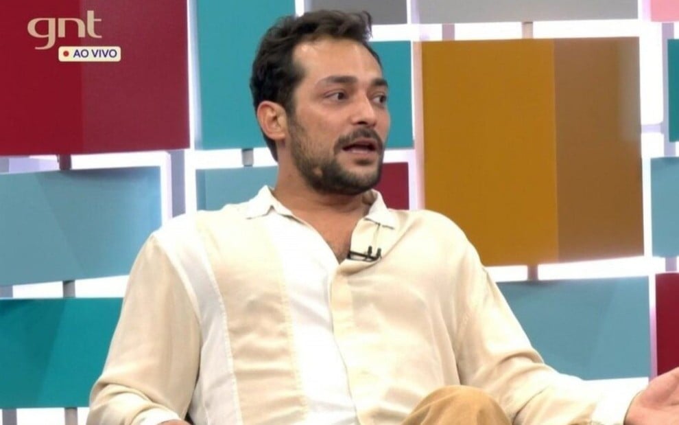 Eduardo Sterblitch no Papo de Segunda, no GNT