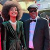 Esperanza Spalding e Milton Nascimento estão lado a lado no red carpet do Grammy 2025