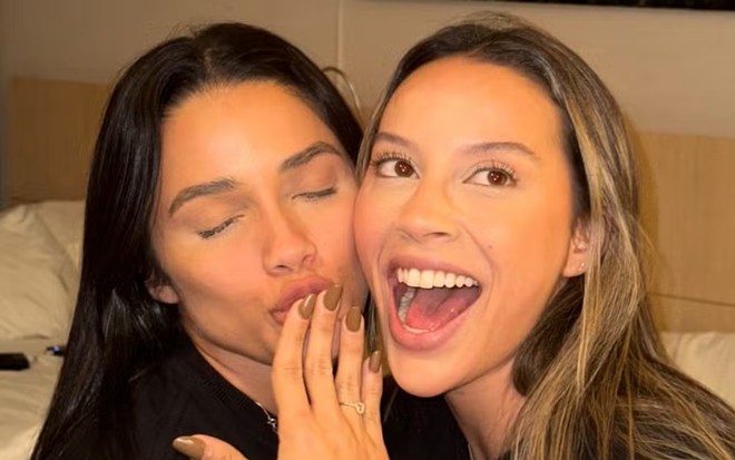 Eva Pacheco e Renata Saldanha no Instagram