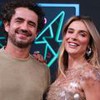 Foto mostra Felipe Andreoli abraçado com Rafa Brites