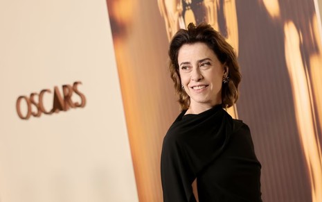 Fernanda Torres no tapete vermelho do Oscar 2025