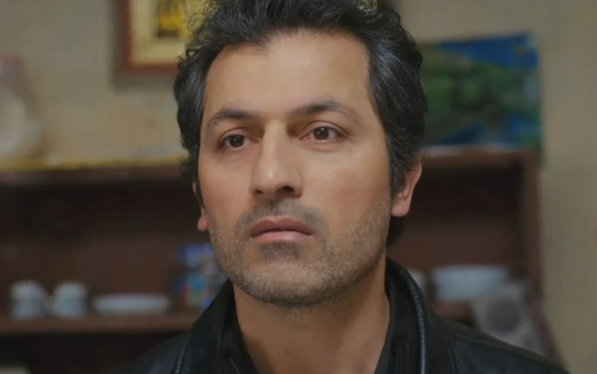 Arif (Feyyaz Duman) em cena da novela Força de Mulher