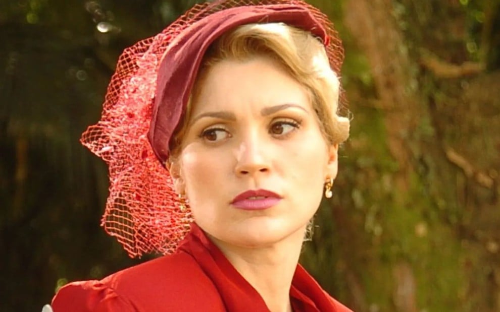 Flávia Alessandra como Cristina em Alma Gêmea