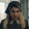 Sandra (Flávia Alessandra) com roupas de empregada no primeiro trailer de Êta Mundo Melhor!