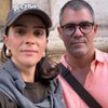 Foto mostra Leticia Cazarré ao lado de Juliano Cazarré