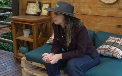 Foto mostra Fran Almeida na casa da árvore de A Fazenda