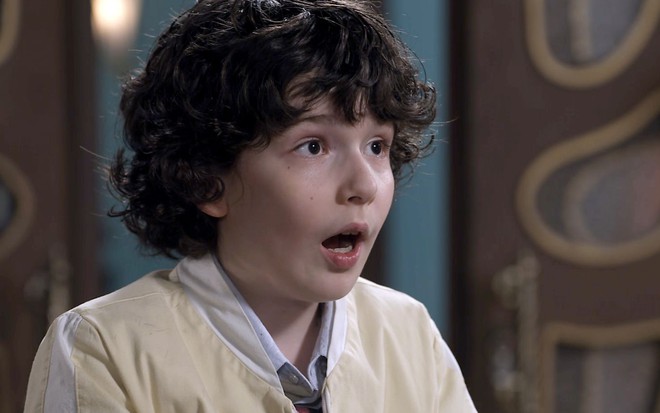 Felipe (Gabriel Avellar) em cena da novela A Caverna Encantada