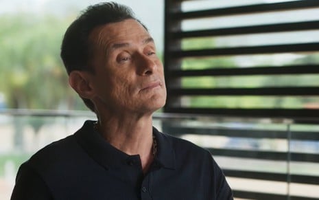 Enrique Diaz em cena da novela Volta por Cima