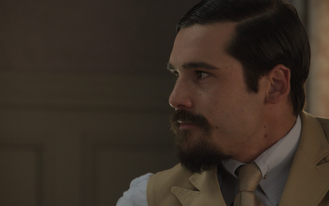 Nicolas Prattes está em cena como Mirinho na novela A Nobreza do Amor, da TV Globo