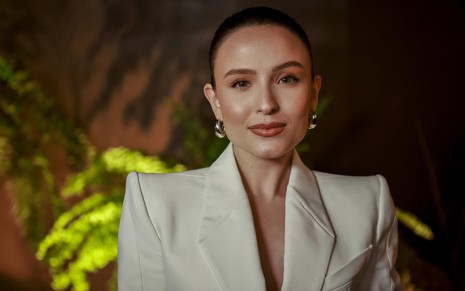 Larissa Manoela posa em festa de lançamento da novela Êta Mundo Melhor!, da TV Globo