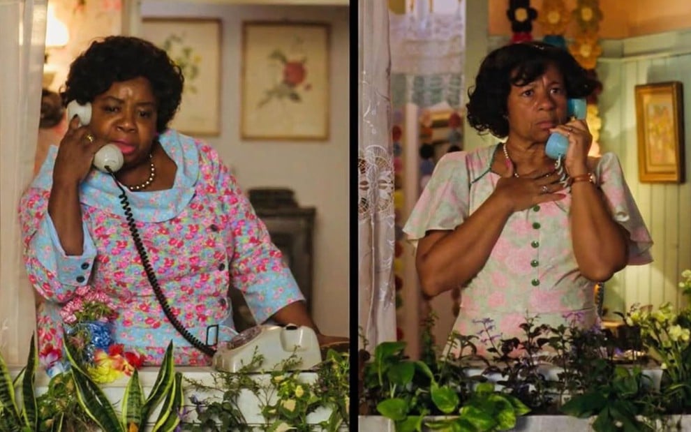 Duas mulheres conversam ao telefone fixo, cada uma em um ambiente florido e colorido, usando vestidos florais retrô