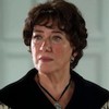 Lilia Cabral está caracterizada como Maristela, sua personagem em Garota do Momento, novela da Globo