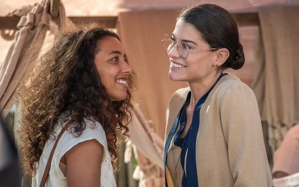 Alice Carvalho e Alinne Moraes dão vida a Otília e Jânia, respectivamente, em Guerreiros do Sol, novela do Globoplay