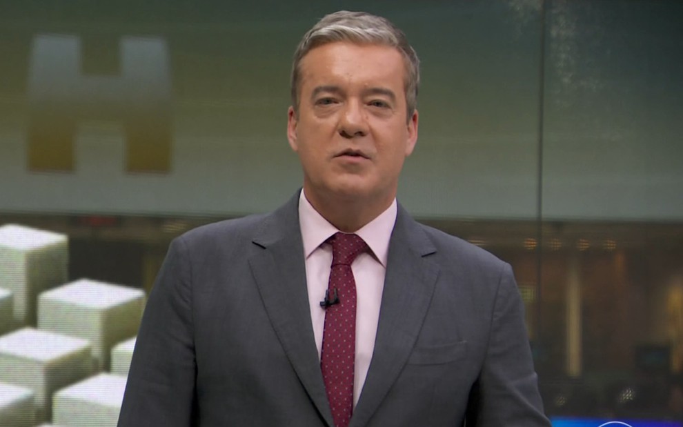 Roberto Kovalick tem expressão séria no cenário do Jornal Hoje