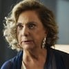 Eliane Giardini em cena de Mania de Você como Berta