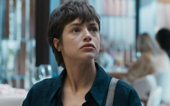 Agatha Moreira como Luma em Mania de Você, da Globo