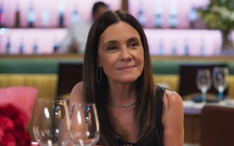 Adriana Esteves em cena da novela Mania de Você como Mércia