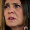 Adriana Esteves está em close em cena como Mércia na novela Mania de Você, da Globo