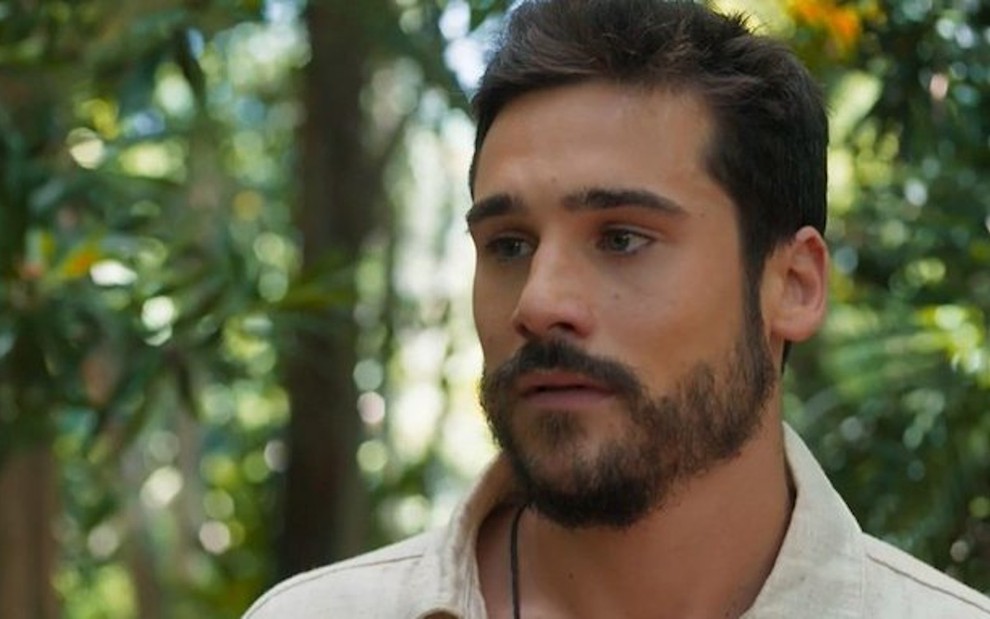 Nicolas Prattes está em cena como Rudá na novela Mania de Você