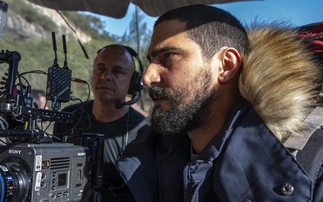 Renato Góes nos bastidores da gravação da primeira cena de Heitor na novela Quem Ama Cuida