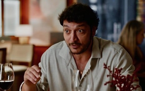 Allan Souza Lima como Tom em Quem Ama Cuida