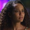 Taís Araujo está em cena como Raquel em Vale Tudo, remake da TV Globo