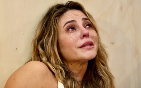 Paolla Oliveira está caracterizada como Heleninha Roitman no remake de Vale Tudo, da Globo