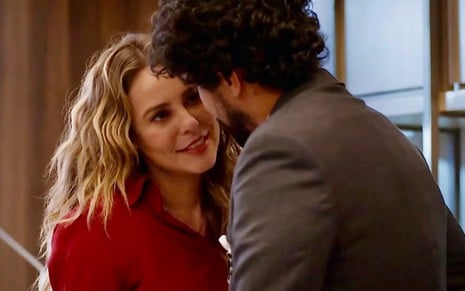 Paolla Oliveira contracena com Renato Góes no remake de Vale Tudo, da TV Globo