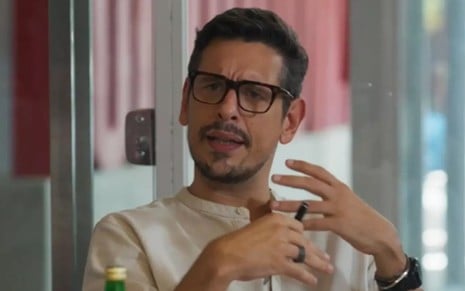 João Vicente de Castro como Renato em cena da novela Vale Tudo, da Globo