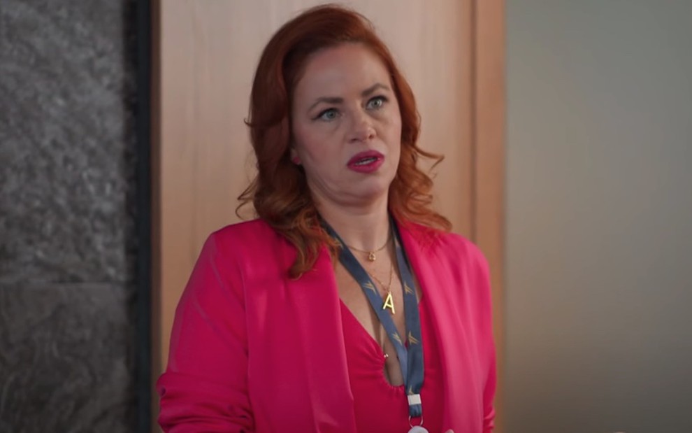 Karine Teles como Aldeíde em Vale Tudo