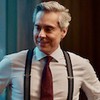 Alexandre Nero está caracterizado como Marco Aurélio em Vale Tudo