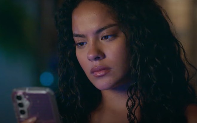 Bella Campos como Maria de Fátima no remake de Vale Tudo, da Globo