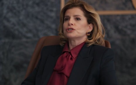 Debora Bloch em cena do remake de Vale Tudo, da Globo, como Odete Roitman