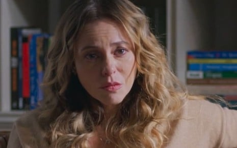 A atriz Paolla Oliveira como Heleninha em cena de Vale Tudo