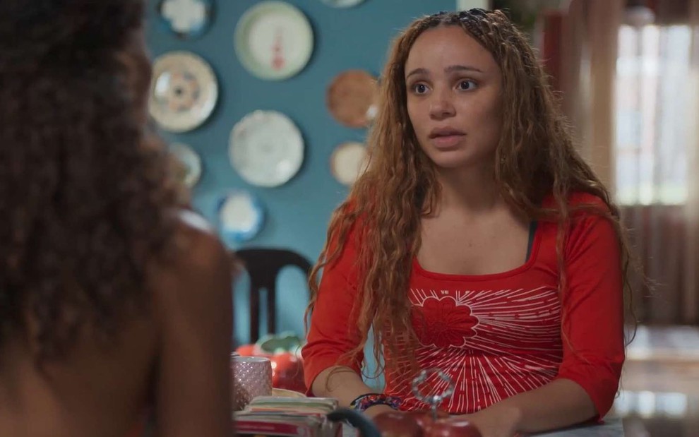 Leticia Vieira em cena de Vale Tudo como Gilda
