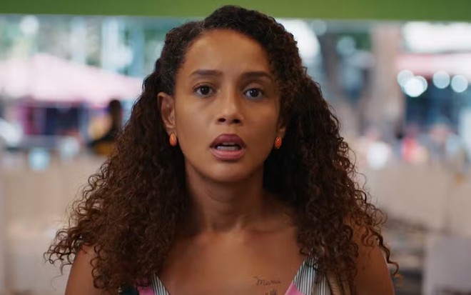 Taís Araujo está em cena como Raquel em Vale Tudo, remake da TV Globo