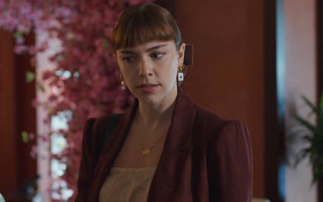 Alice Wegmann como Solange no remake de Vale Tudo, da Globo