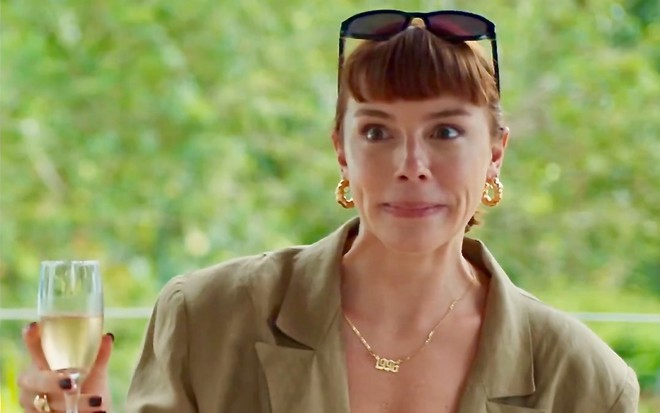Alice Wegmann como Solange no remake de Vale Tudo, da Globo