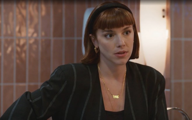 Alice Wegmann como Solange no remake de Vale Tudo, da Globo