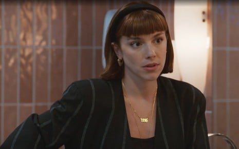 Alice Wegmann como Solange no remake de Vale Tudo, da Globo