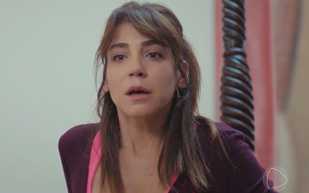 Ceyda (Gökçe Eyüboğlu) em cena da novela Força de Mulher