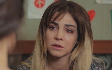 Ceyda (Gökçe Eyüboğlu) em cena da novela Força de Mulher