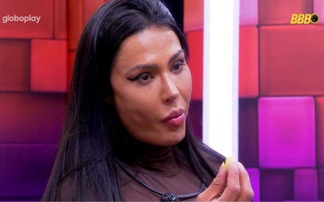 Gracyanne Barbosa comendo uva verde no quarto secreto do BBB 25