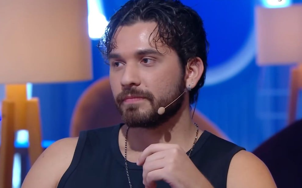 Gustavo Mioto no Sabadou com Virgínia, no SBT