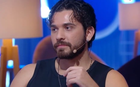 Gustavo Mioto no Sabadou com Virgínia, no SBT