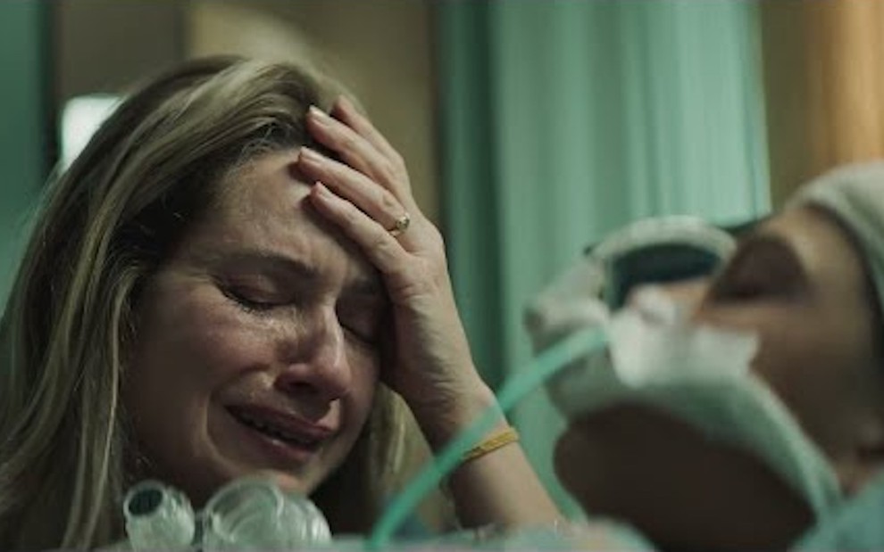 Leticia Spiller e Miguel Venerabile estão em cena do filme Inexplicável como Yanna e Gabriel