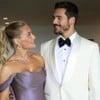 Montagem com duas fotos: na primeira, Giselle De Prattes e Nicolas Prattes se encaram, arrumados; na segunda, ele beija Sabrina Sato, vestida de noiva