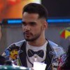 João Pedro Siqueira briga com Renata Saldanha, que está de costas na imagem, no BBB 25