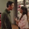 João Vicente de Castro e Fernanda Paes Leme se olham frente a frente numa loja de perfumes