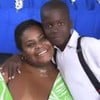 Jojo Todynho e Francisco, menino que pretendia adotar na África, abraçados e sorridentes em 2023